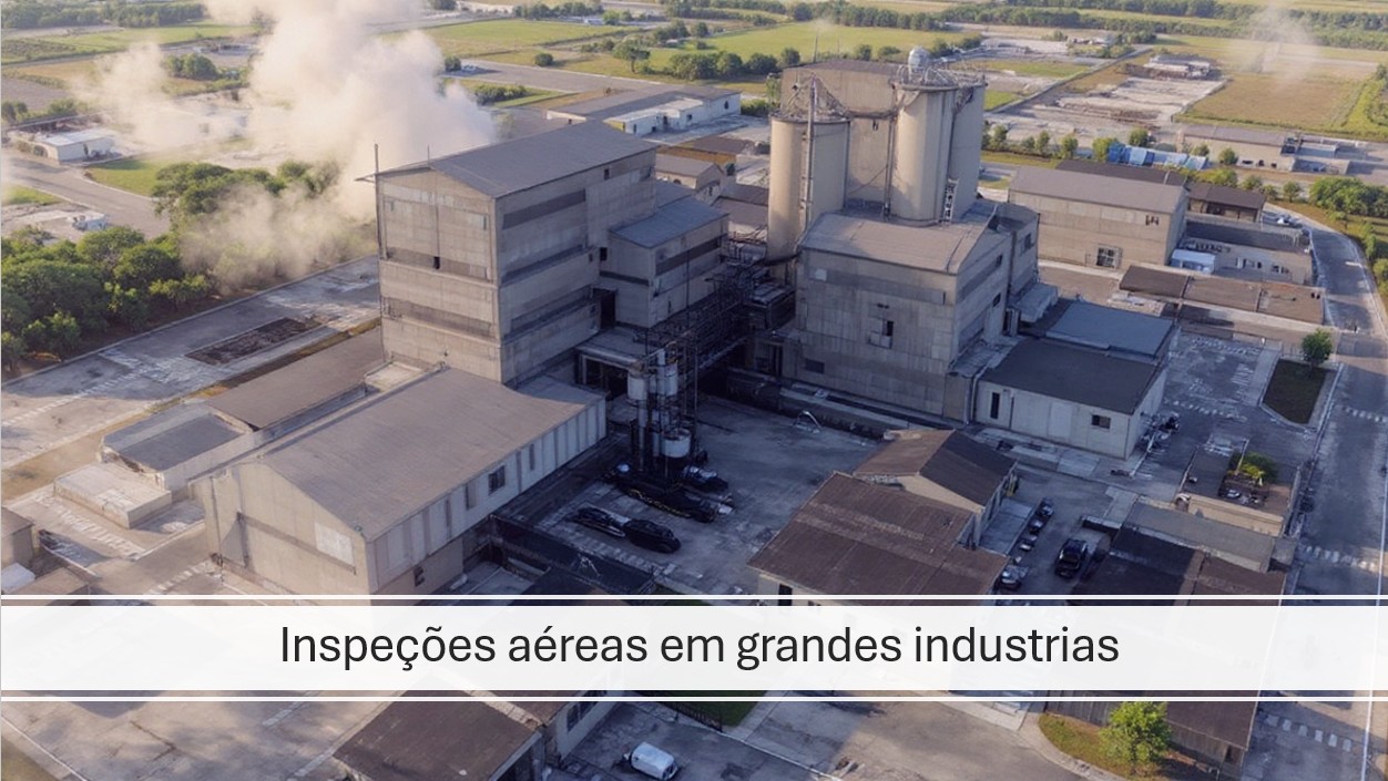 Vista aérea de complexo industrial